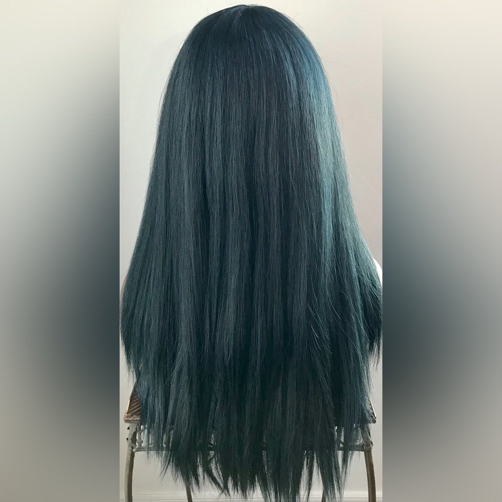 A Pretty “Bobbi Boss”  Black & Green “Put On & Go” Synthetic Wig with Bangs! - Picture 2 of 2